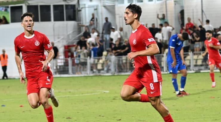 גוני נאור חוגג עם רן בנימין (ראובן שוורץ) גוני נאור חוגג עם רן בנימין