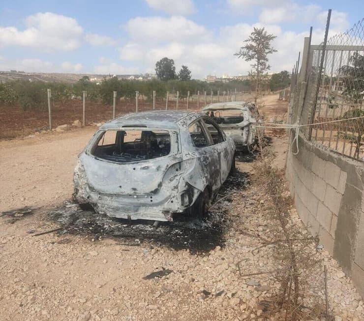 בכפר אבו פלאח שליד דיר דבואן, הצתות רכבים וכתובות נקמה