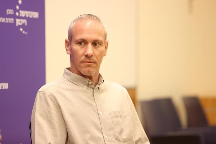 חילי טרופר. ''רוצה להצביע לאנשים כמוהו'' (צילום: עוז מועלם) חילי טרופר