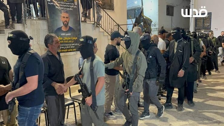 חטיבת ג'נין בסוכת האבלים להרוגים שמתו במהלך המבצע הצבאי, בג'נין