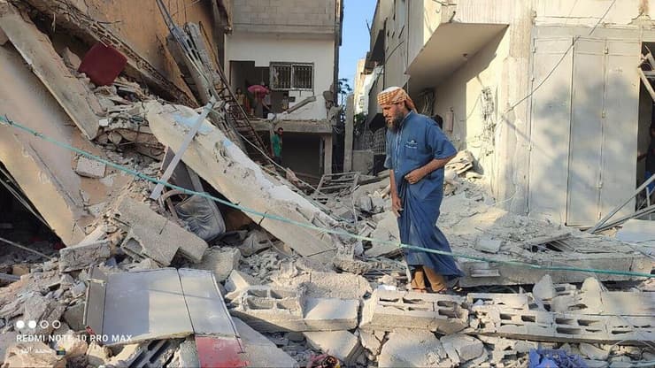 ההרס ברצועה בעקבות הפצצות צה"ל. "לעזה יש את המיקום הכי טוב במזרח התיכון" תיעוד פלסטיני מתקיפה אווירית בסניף הדואר נוסייראת שברצועת עזה