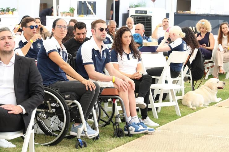 עשר מדליות במשחקים הפראלימפיים. מילפלדר, דדאון וסמואל (צילום: דנה קופל) שחר מילפלדר, עמי דדאון ומורן סמואל