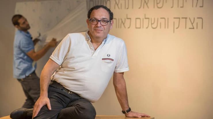 הרב שי פירון. ''פתאום אני מגלה שיש לי כמעט ארבעה סנטימטרים של גידול סרטני'' (צילום: אלי דסה) הרב שי פירון