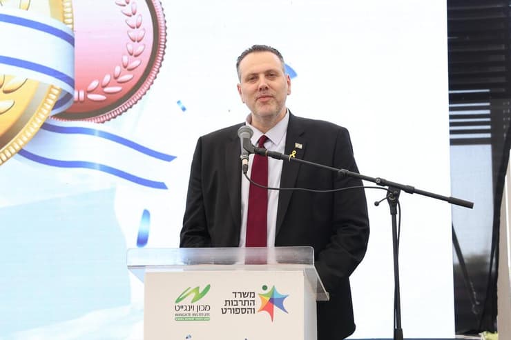 "אלופי הרוח שלנו". זוהר (צילום: דנה קופל) שר התרבות הספורט מיקי זוהר בטקס חלוקת המענקים למדליסטים האולימפיים והפראלימפיים