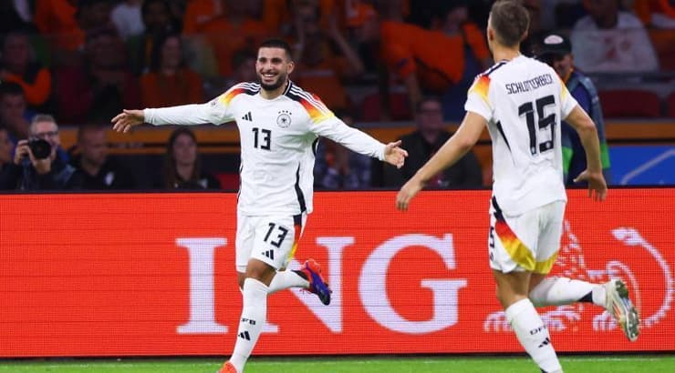 דניז אונדב חוגג (רויטרס) דניז אונדב חוגג