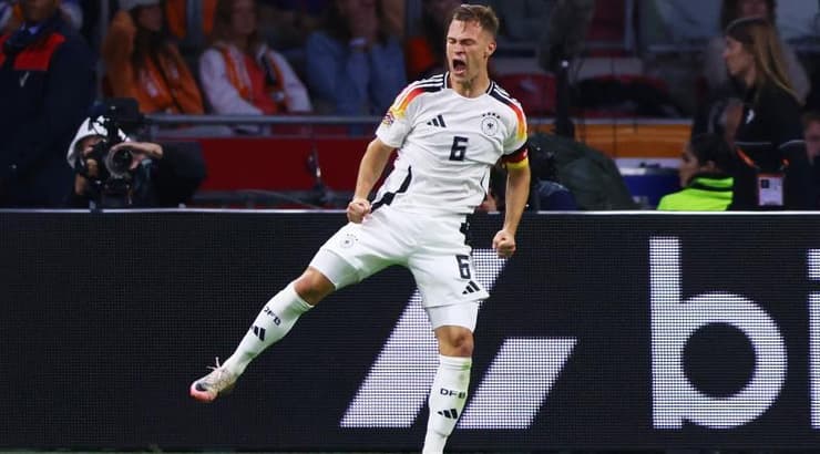 ג'ושוע קימיך חוגג בטירוף (רויטרס) ג'ושוע קימיך חוגג בטירוף