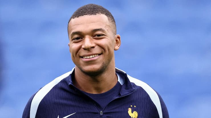 יקבל 55 מיליון אירו. אמבאפה (צילום: FRANCK FIFE / AFP) אמבאפה