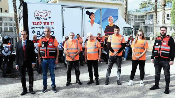 חלק ממתנדבי העמותה בפעילות בשטח