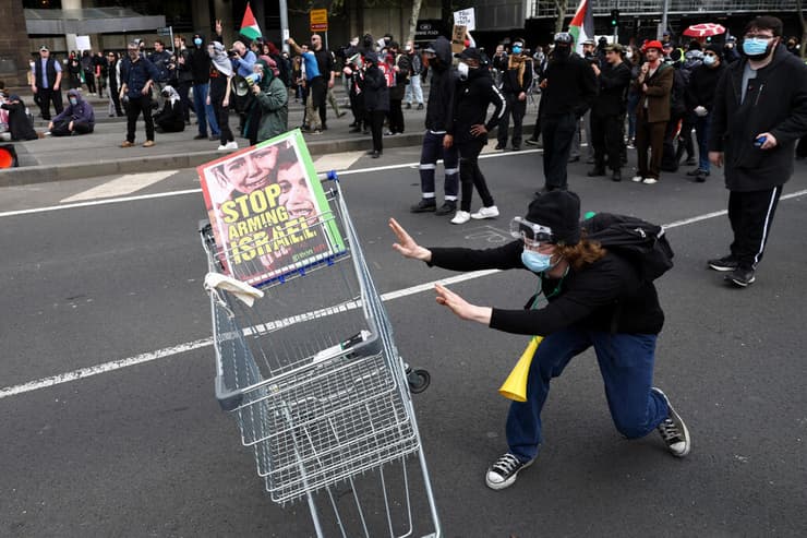 צילום: AAP/Con Chronis via REUTERS אוסטרליה מלבורן מהומות מפגינים נגד ישראל