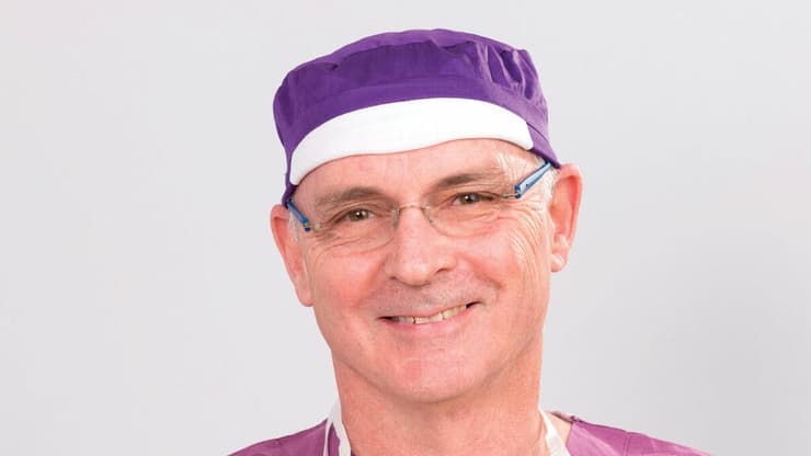 ד”ר רונן גלזינגר, מומחה בכירורגיה פלסטית