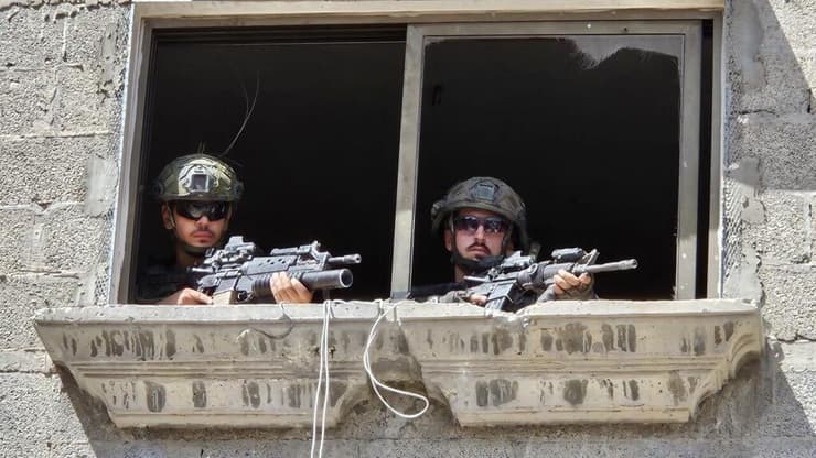 צילום: יואב זיתון עם כוחות אוגדה 162 בשכונת תל אל סולטאן, רפיח