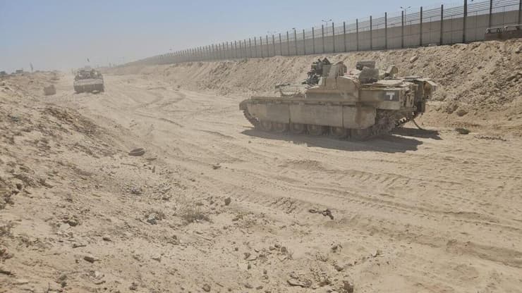 צילום: יואב זיתון עם כוחות אוגדה 162 בשכונת תל אל סולטאן, רפיח