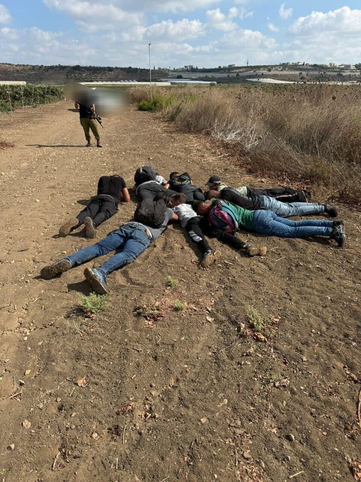 לוחם כיתת כוננות ביישוב בקו התפר בתחום מועצת מנשה מעכב מסתננים פלסטינים, מוקדם יותר החודש כיתת הכוננות ביישובי קו התפר
