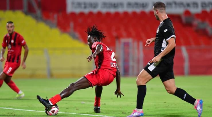 השער העצמי של מוחמד אדמס