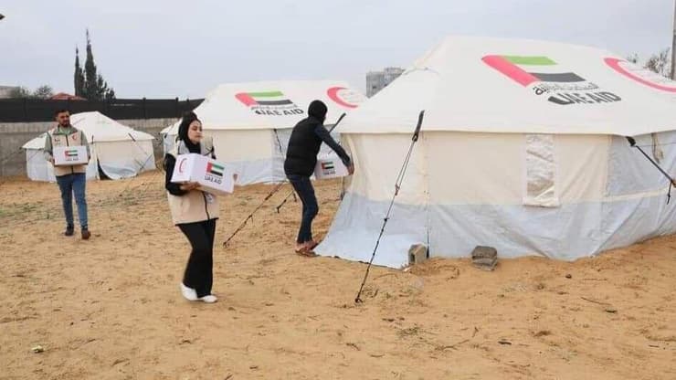 סיוע הומניטארי מגיע מאיחוד האמירויות לרצועת עזה בעקבות קמפיין שקרי