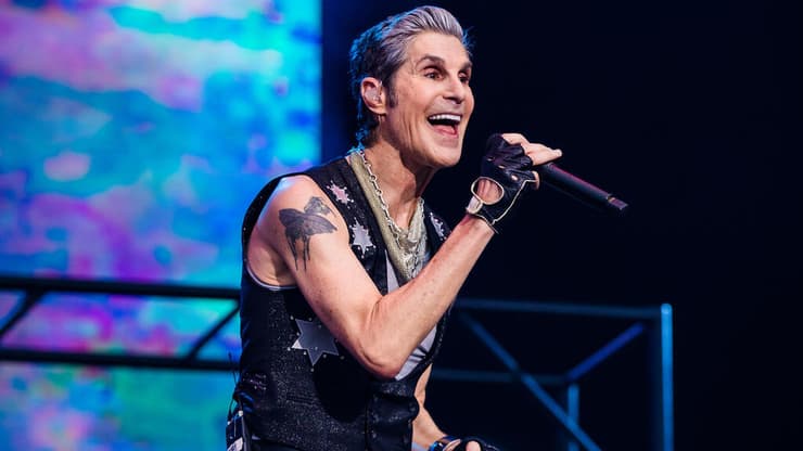 פרי פארל, מתוך הופעה של ג'יינז אדיקשן בפסטיבל לולהפלוזה ברזיל (צילום: Mauricio Santana/Getty Images) פרי פארל, מתוך הופעה של ג'יינז אדיקשן בפסטיבל לולהפלוזה ברזיל