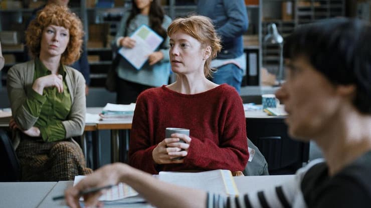 אוקיי, מי לקח את הכסף? ואיפה הנס-על-חלב הפושר שלי? מתוך "חדר המורים" (צילום: Judith Kaufman, Alamode Film) מתוך "חדר המורים"