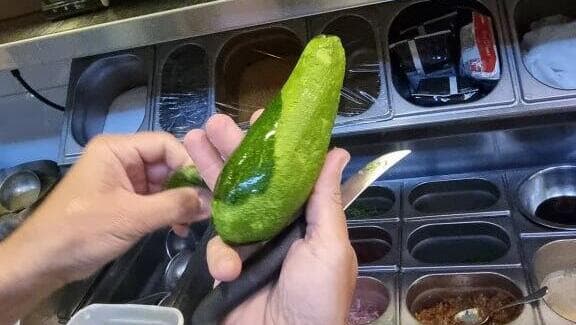 חיתוך אבוקדו