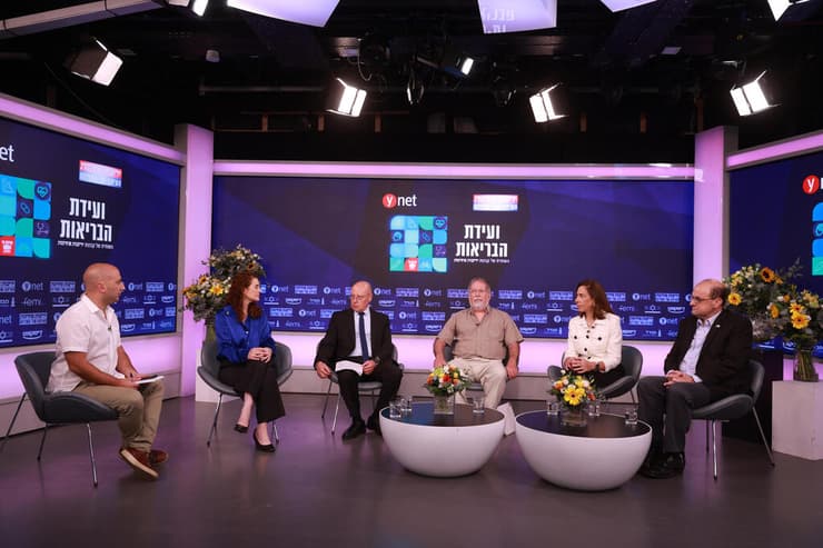 מימין: פרופ' שלומי קודש, ד"ר לנה פרידמן קורן, פרופ' מיכאל הלברטל, פרופ' מסעד ברהום, ד"ר יעל פרנקל-ניר (צילום: אביגיל עוזי) ועידת הבריאות של קבוצת ידיעות אחרונות