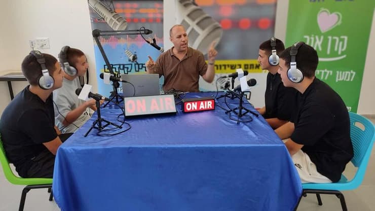סדנת הפודקאסטים שמצליחה לגרום לאלפי ילדים להרגיש משמעותיים. (צילום: באדיבות הזנק לעתיד) סדנת הפודקאסטים שמצליחה לגרום לאלפי ילדים להרגיש משמעותיים.