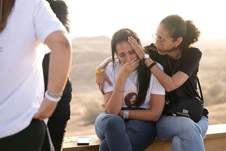 שנה אחרי טבח השבעה באוקטובר משפחות התצפיתניות שנרצחו בנחל עוז חוזרות לבסיס - שנה למלחמה