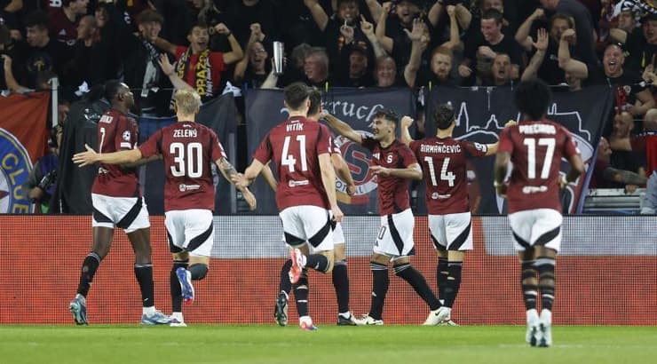 שחקני ספרטה פראג חוגגים