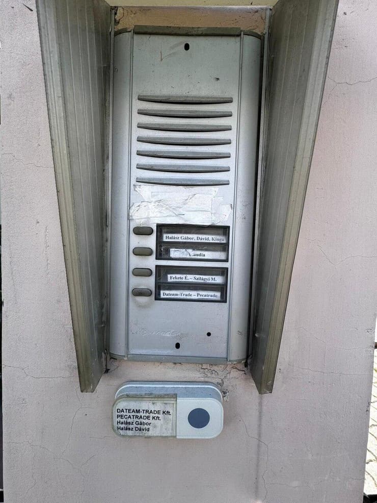 בית בבודפשט ממנו פעלה חברת BAP שייצרה הביפרים למתקפה