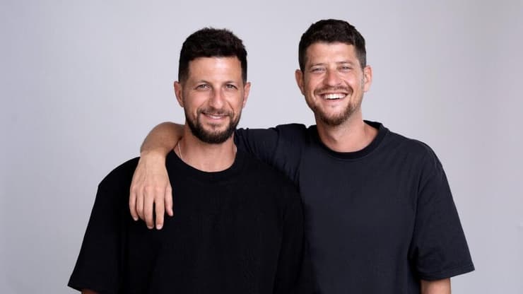 אייל נצר (מימין) וגלעד אלמוג (משמאל), מייסדי SuperPlay 