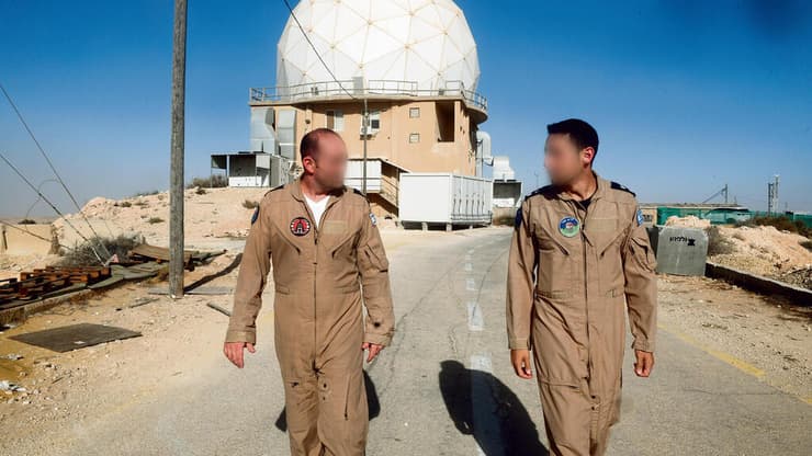  סא"ל א' וסא"ל ר'. מפקדי יחידות הבקרה האווירית בצפון ובדרום