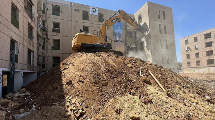 לפני (צילום: עמי לאור) לפני