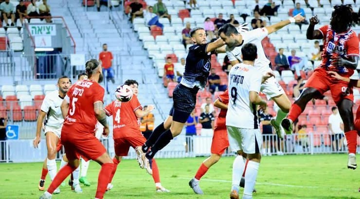 גורן אנטוניץ' מבקיע