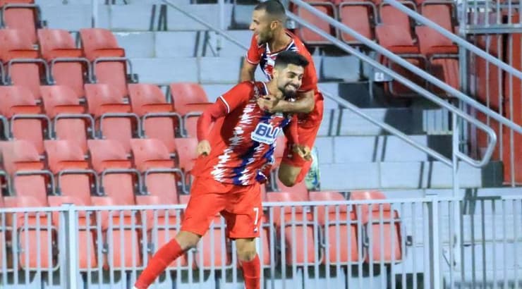 שחקני הפועל נוף הגליל מאושרים