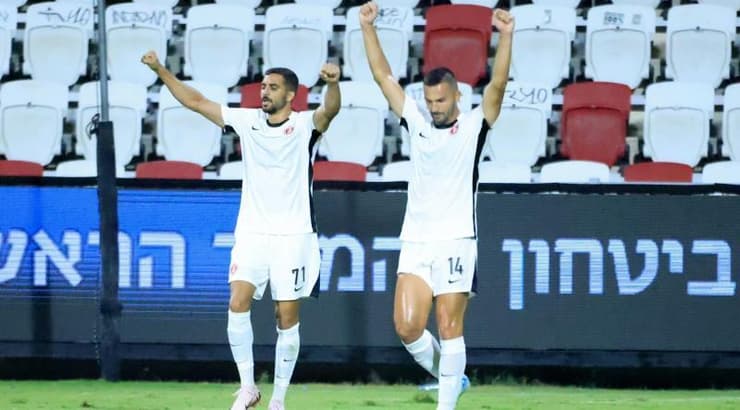 בן שהר ואחמד עאבד מאושרים