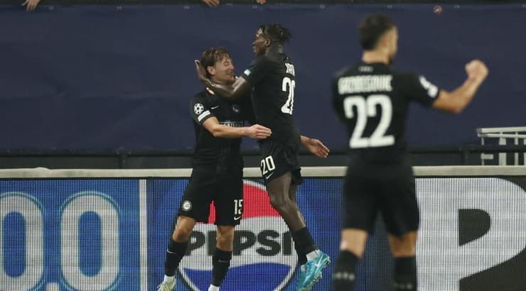 שחקני שטורם גראץ חוגגים