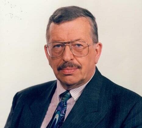 רולנד ראס, הורשע בעבר בהכחשת שואה