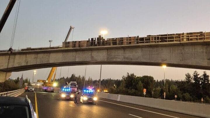 הסתיים חיבור גשר 431 מעל כביש 1