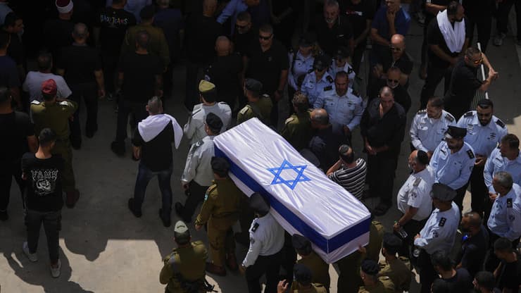 הלוויתו של רס״ן (מיל׳) נאיל פוארסה בחלקה הצבאית בבית העלמין מע'אר