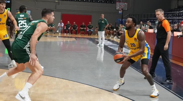 רנדולף זורק