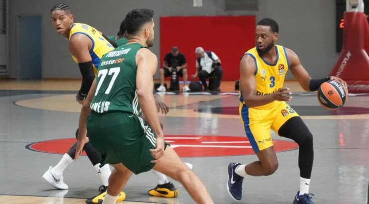 ג'ורדן לויד מחפש את חסיאל ריברו