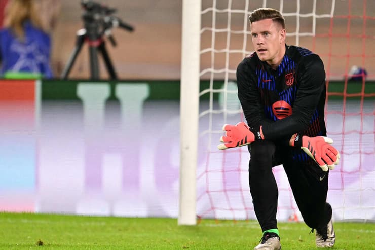 "כל נגיעה שלו בכדור גרמה להתקף לב". מארק אנדרה טר שטגן (Miguel MEDINA / AFP) שוער ברצלונה מארק אנדרה טר שטגן