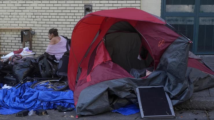 מתחם מאהלים של חסרי בית בסן פרנסיסקו