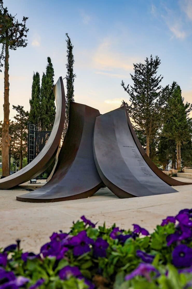 טקס חניכת האנדרטה להנצחת הנופלים והנרצחים הירושלמים במלחמת "חרבות ברזל"