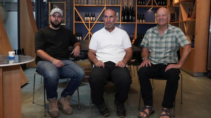 אורי טירולר, יהודה כמיסה וטל מנחם