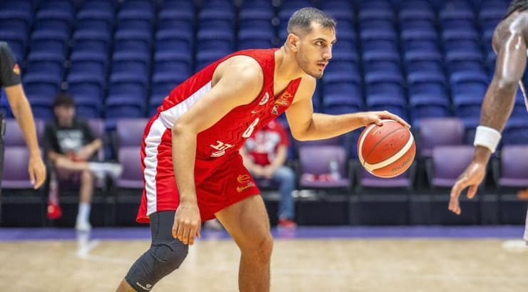 נועם דוברת (רועי כפיר) נועם דוברת