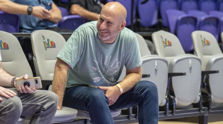 חנוך דאום הגיע (רועי כפיר) חנוך דאום הגיע