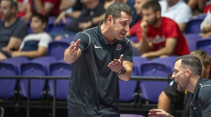 יונתן אלון מודאג (רועי כפיר) יונתן אלון מודאג