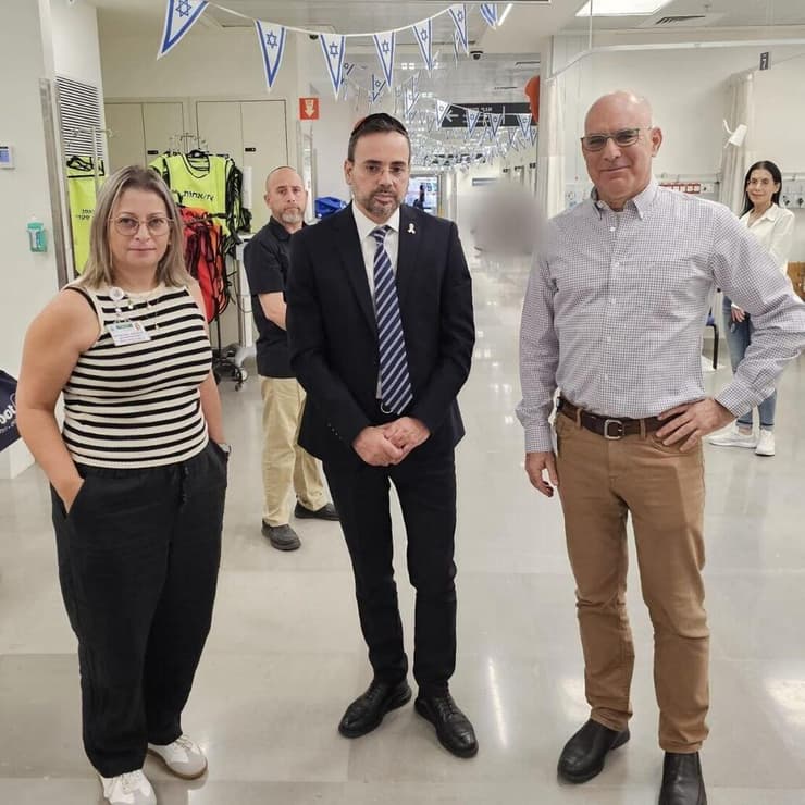 שר הבריאות אוריאל בוסו, סמנכ"ל המרכז הרפואי בני ציון ד"ר ארז כרמון, עוזרת מנכ"ל המרכז הרפואי ד"ר סוראיה סעיד