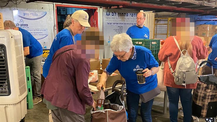 "אנשים כמוני וכמוך":מקבלי סיוע מפתחון-לב