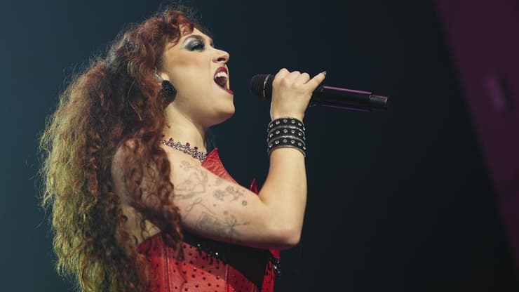 בהצלחה, בייב. צ'אפל רואון בסיבוב ההופעות בלונדון (צילום: AP) צ'אפל רואן בהופעה בלונדון