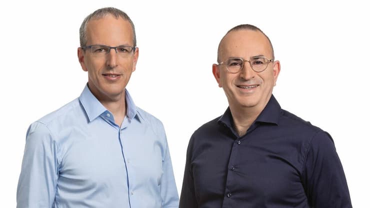 מימין לשמאל: עו”ד שמואל ברטלר ועו”ד מאיר ברטלר (צילום: רז צילומי סטילס) עו”ד שמואל ברטלר ועו”ד מאיר ברטלר